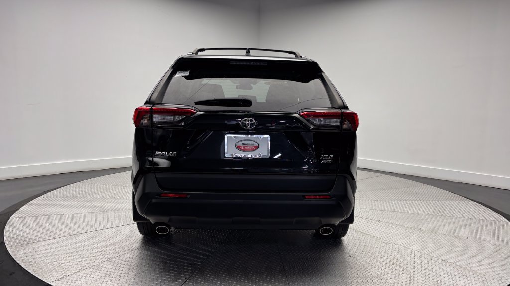 Used 2023 Toyota RAV4 XLE Premium AWD/4WD image 38