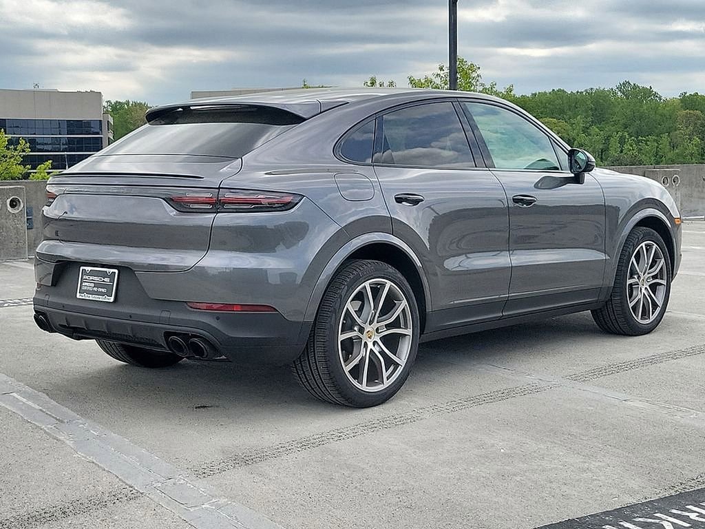 Used 2023 Porsche Cayenne Coupe image 4