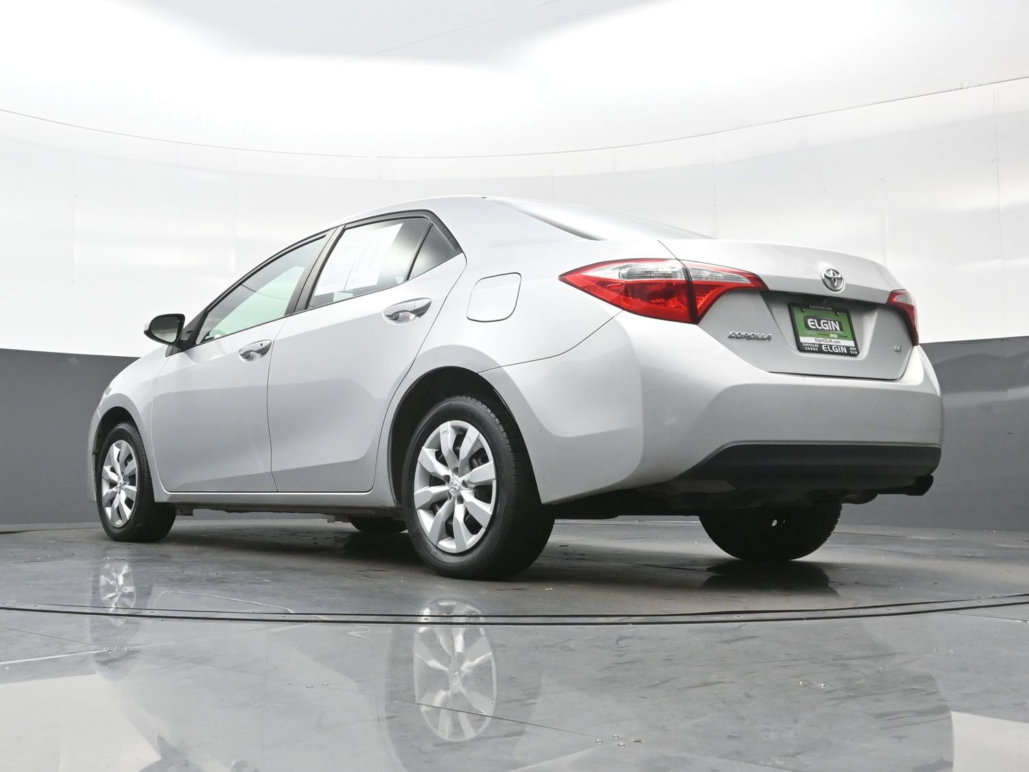 Used 2016 Toyota Corolla LE FWD image 29