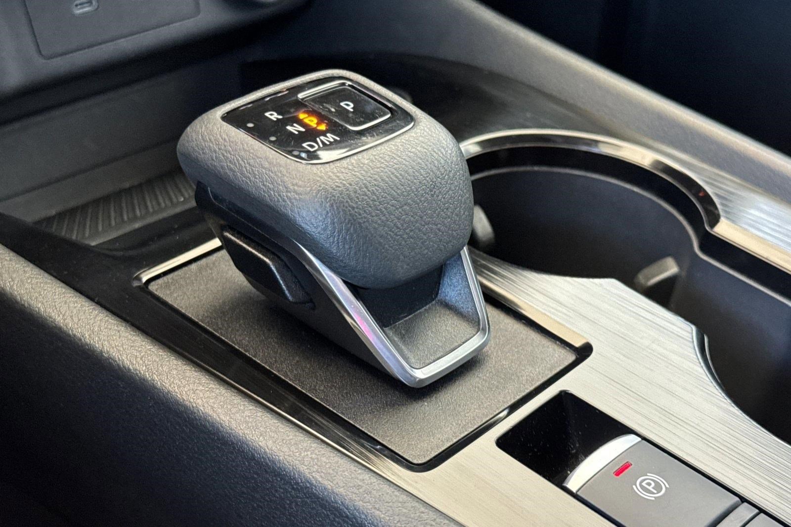 Used 2025 Nissan Rogue SV image 19