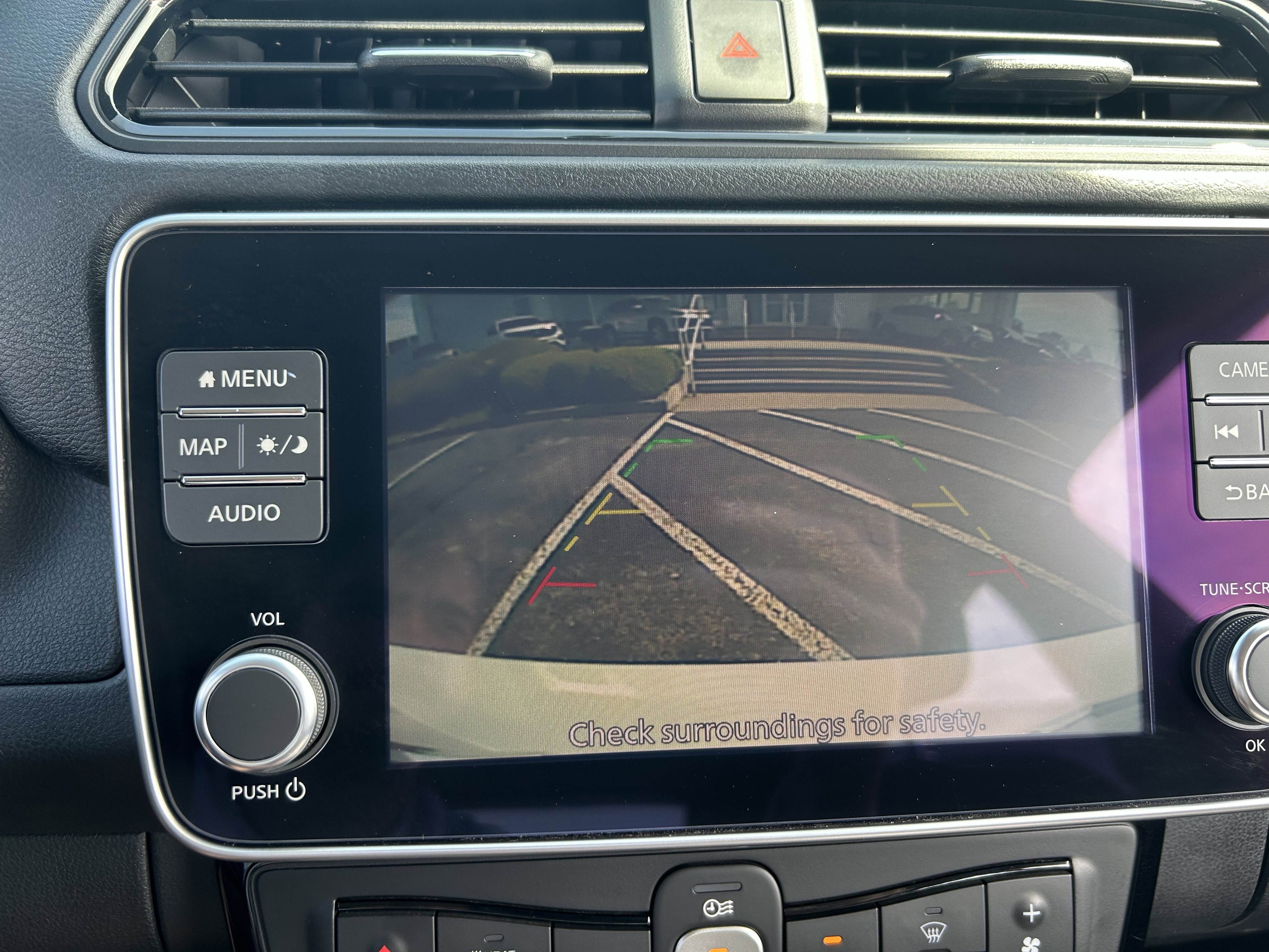 Used 2022 Nissan Leaf SV image 13