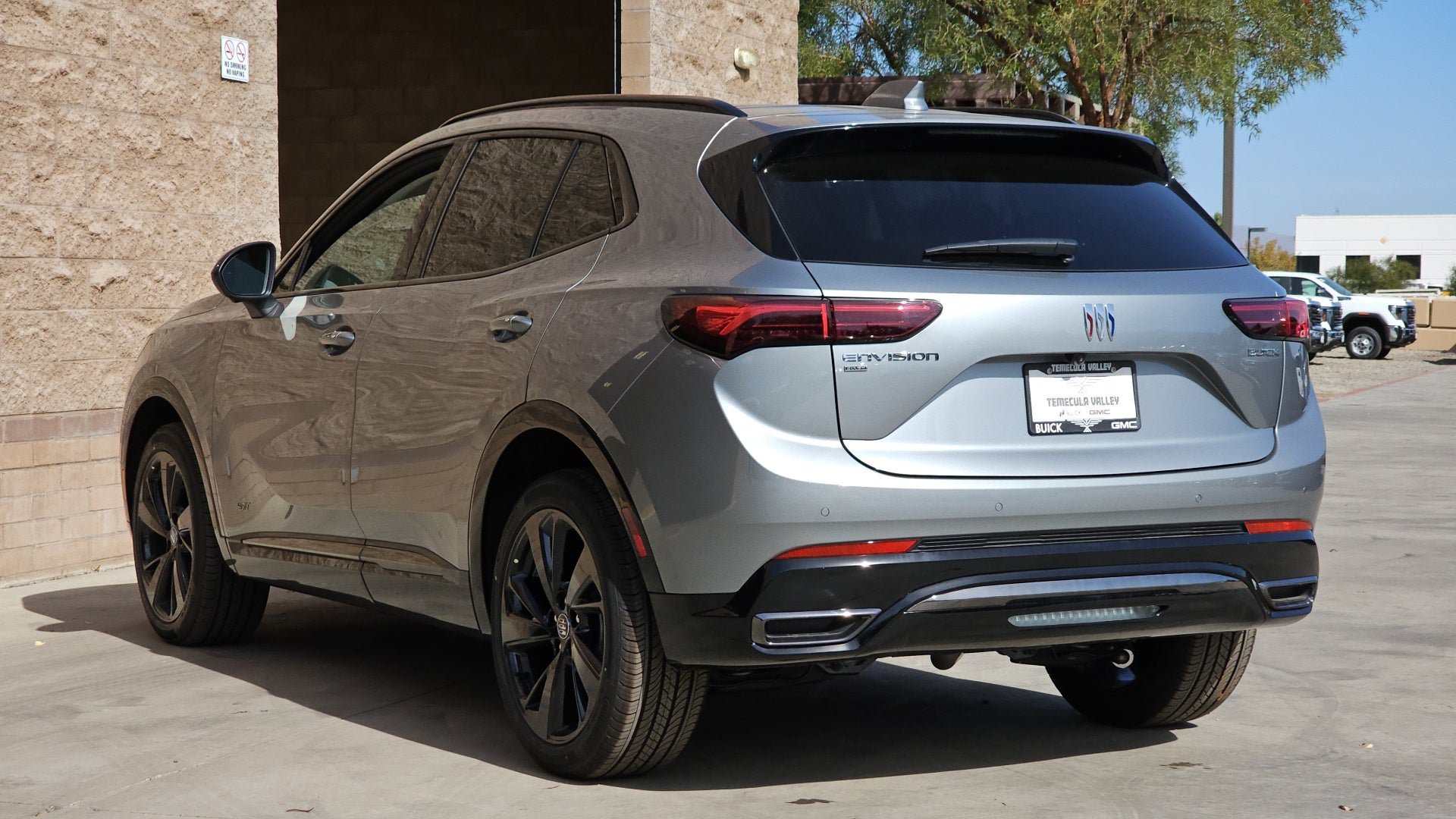 Used 2025 Buick Envision Sport Touring AWD/4WD image 10
