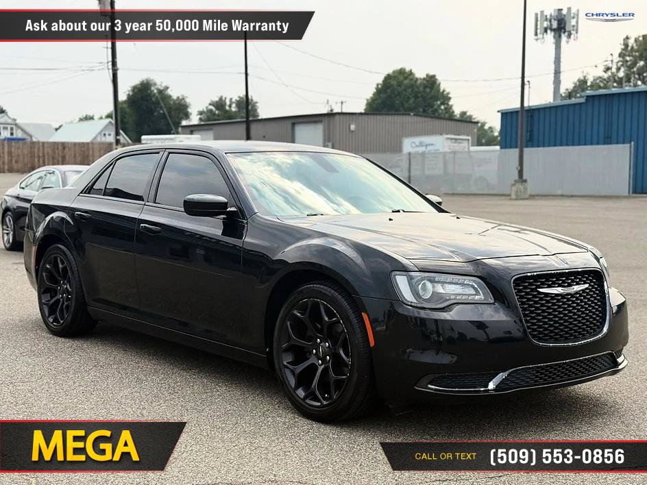 Used 2019 Chrysler 300 Touring w/ Sport Appearance Package RWD image 1