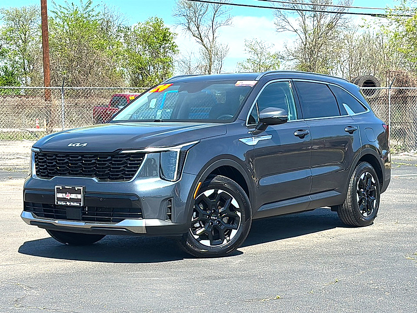 Used 2024 Kia Sorento S image 2