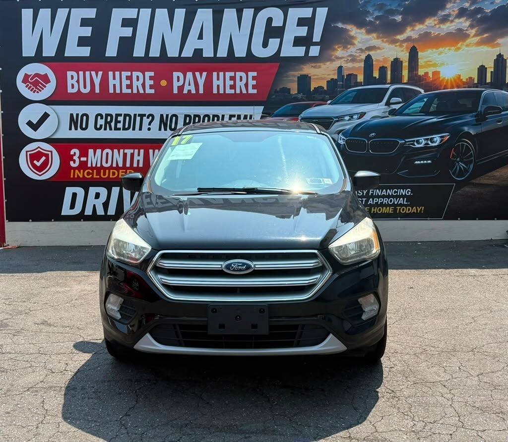 Used 2017 Ford Escape SE AWD/4WD image 2