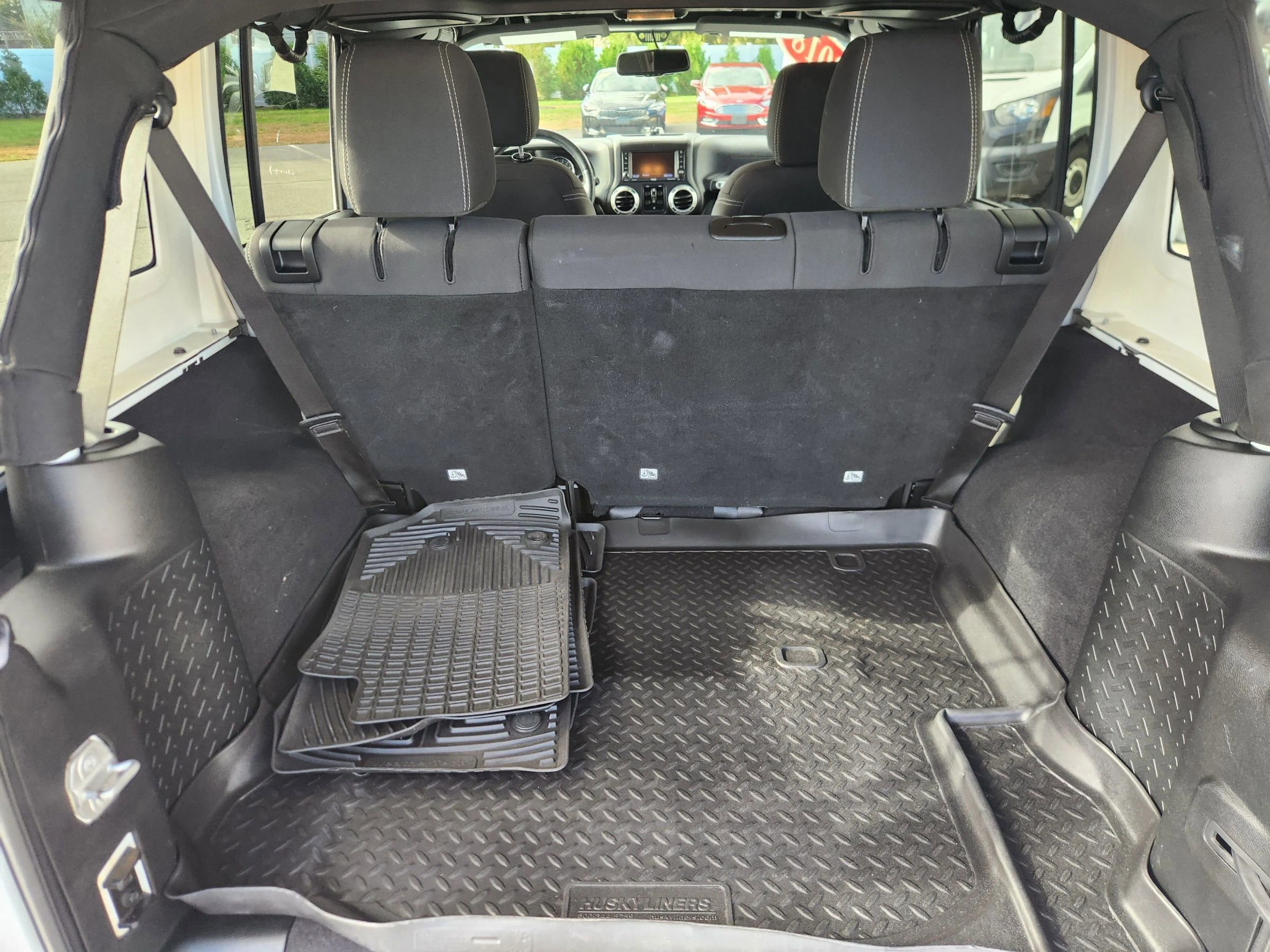 Used 2018 Jeep Wrangler Unlimited Sahara image 37