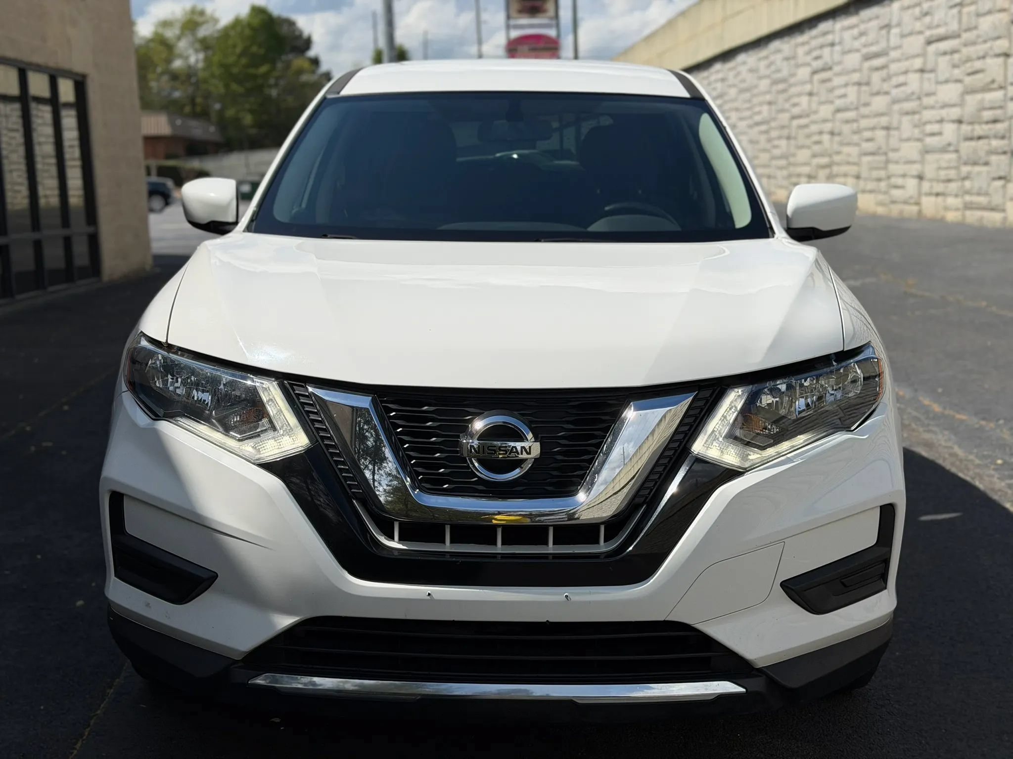 Used 2017 Nissan Rogue S AWD/4WD image 4