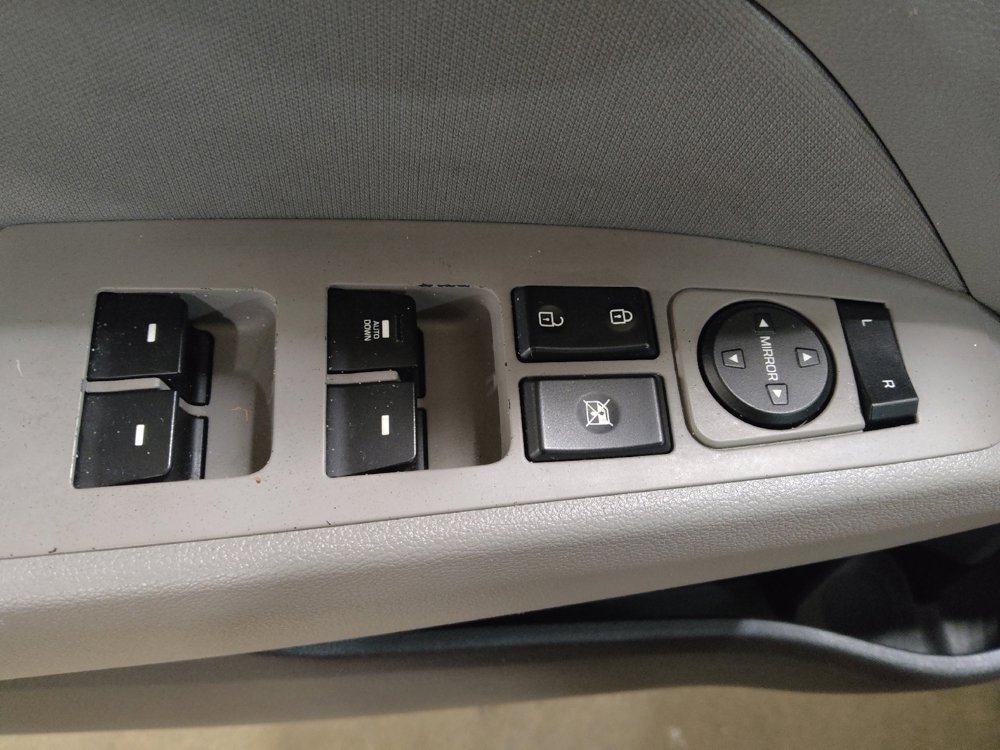 Used 2017 Hyundai Elantra SE image 27