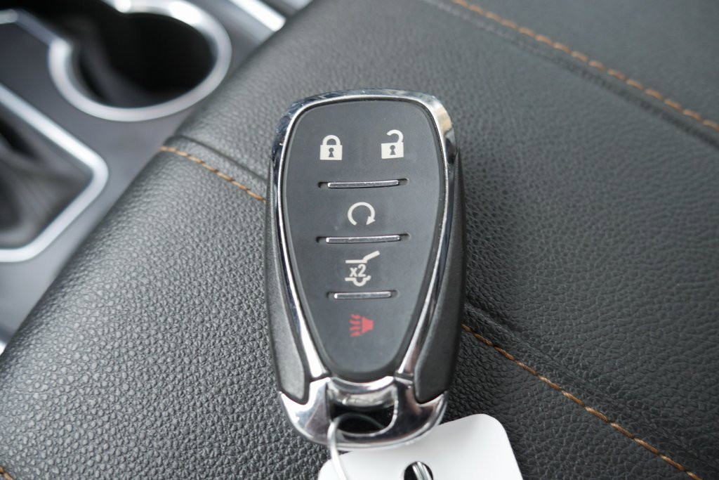 Used 2021 Chevrolet Traverse RS image 20