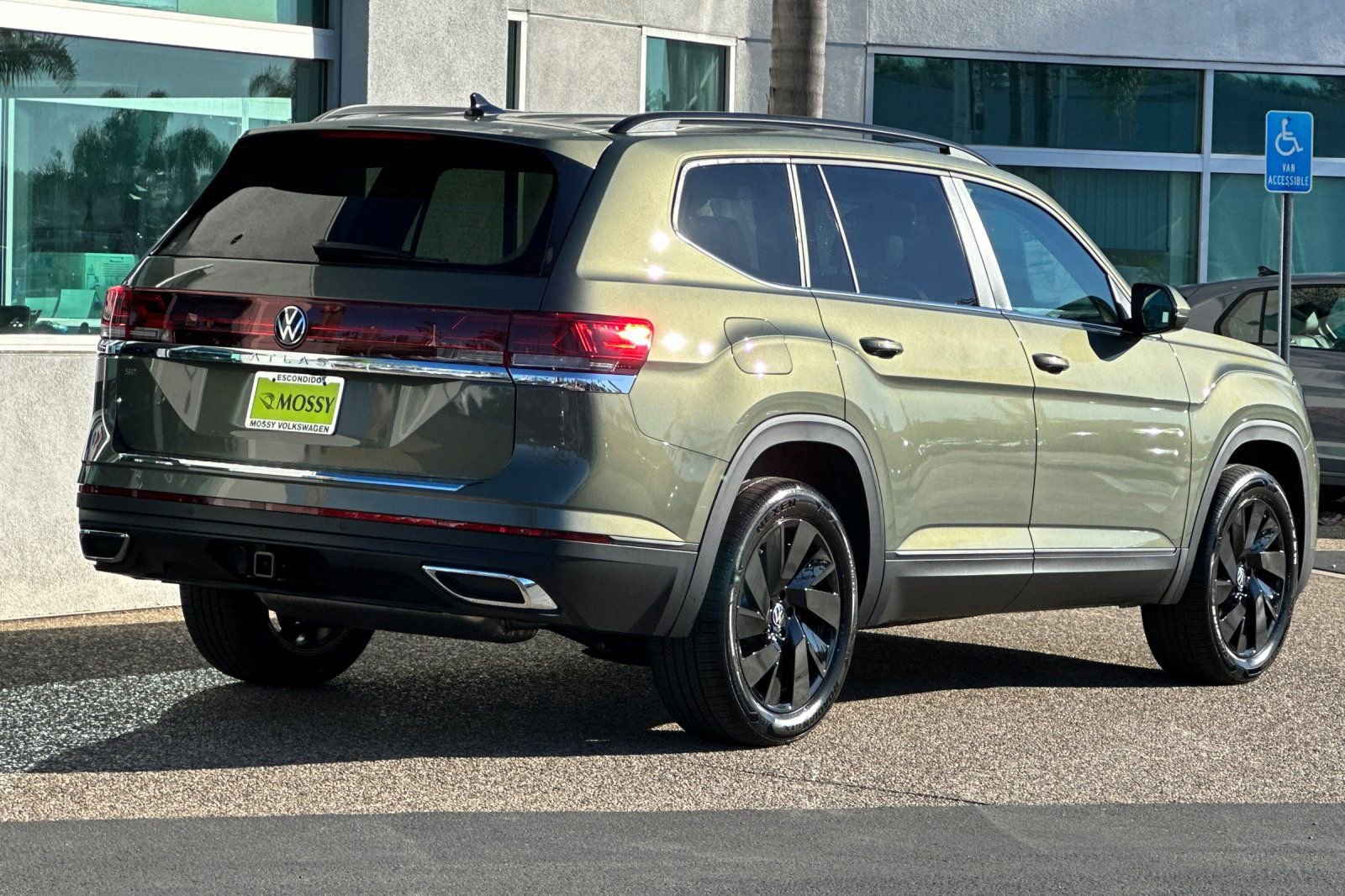 New 2026 Volkswagen Atlas SE image 4