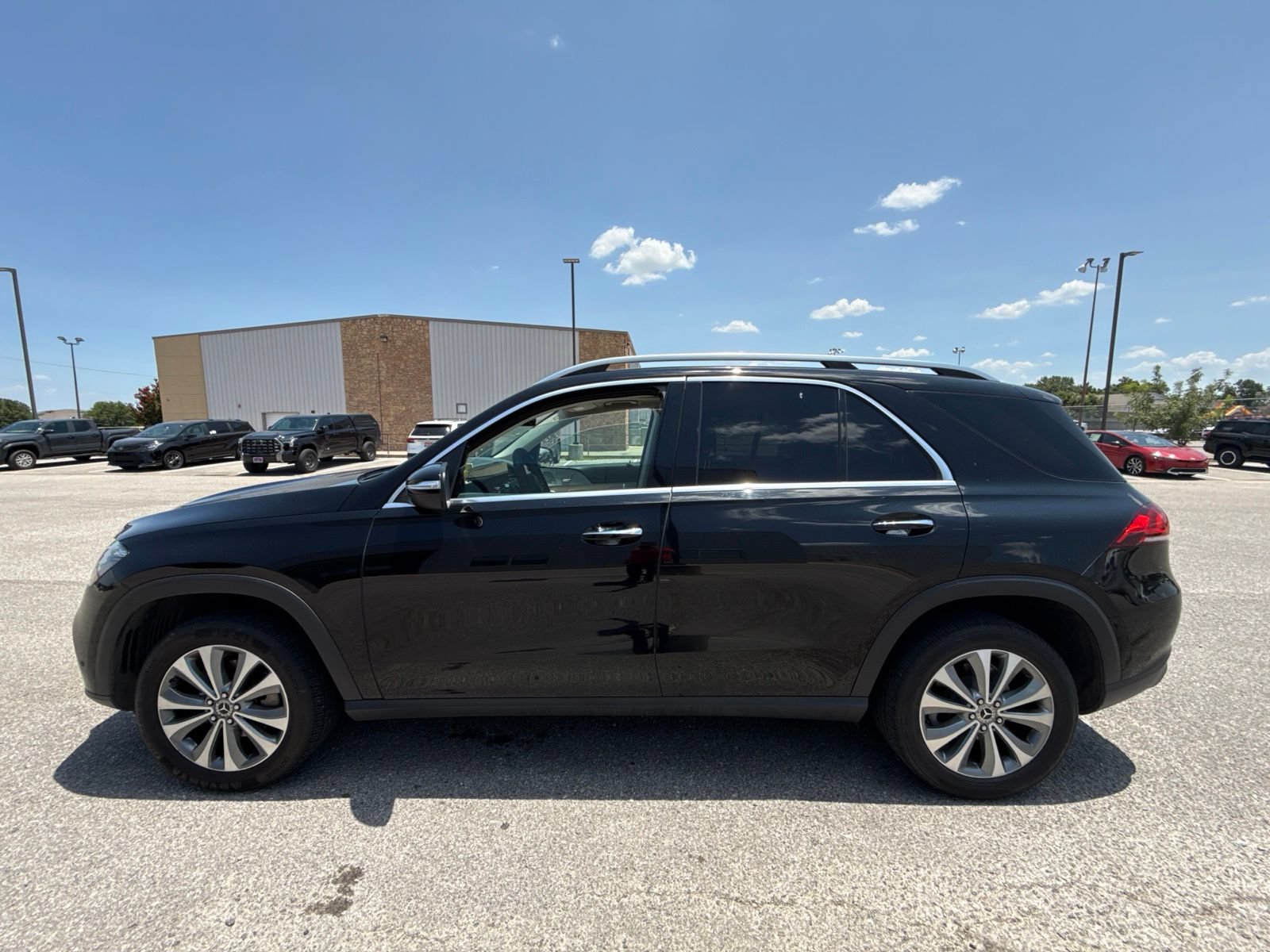 Used 2020 Mercedes-Benz GLE 350 4MATIC w/ Premium Package image 5