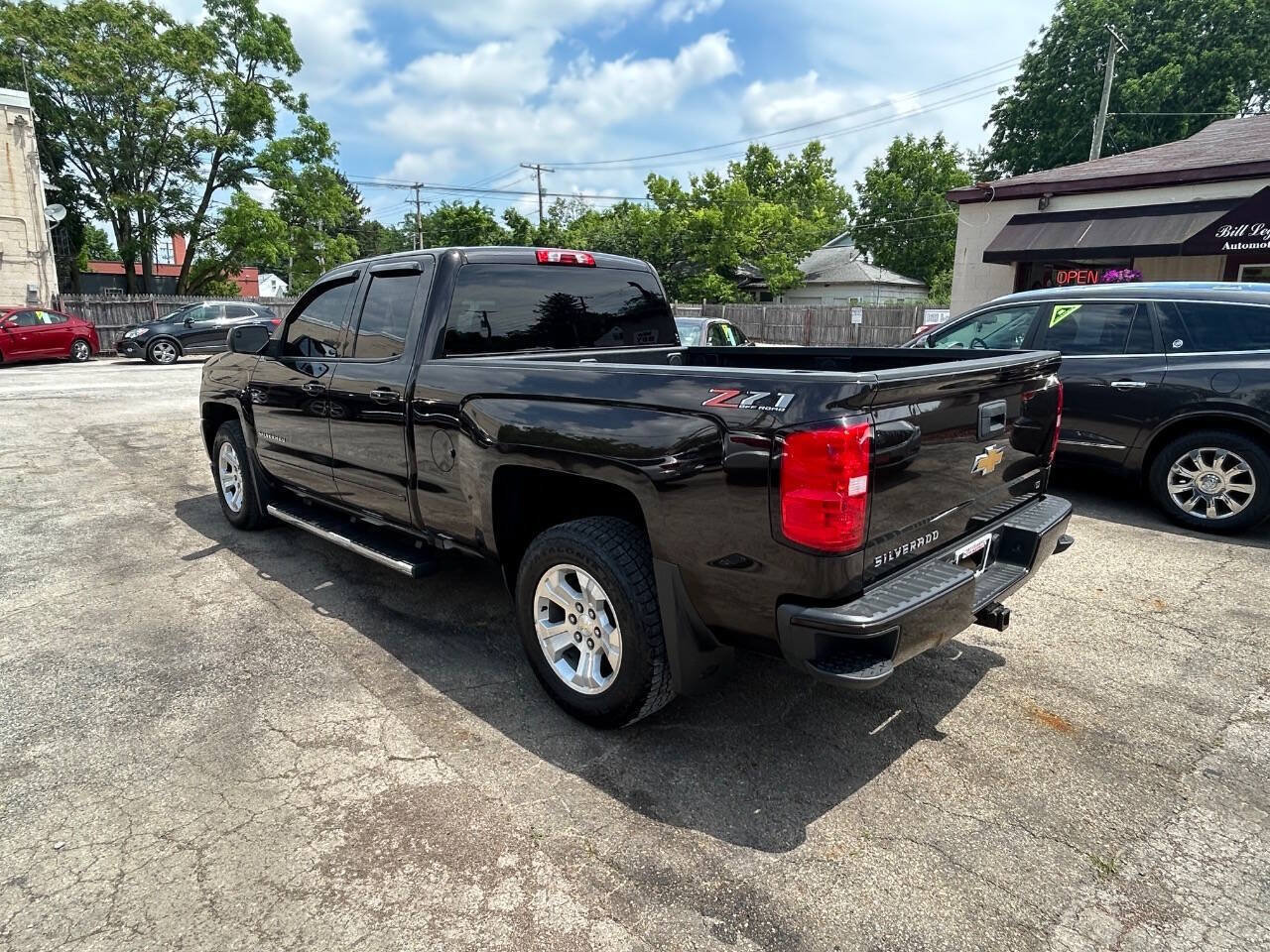Used 2018 Chevrolet Silverado 1500 LT w/ All Star Edition AWD/4WD image 9