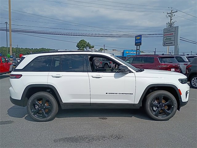 New 2025 Jeep Grand Cherokee Limited w/ Luxury Tech Group II image 5