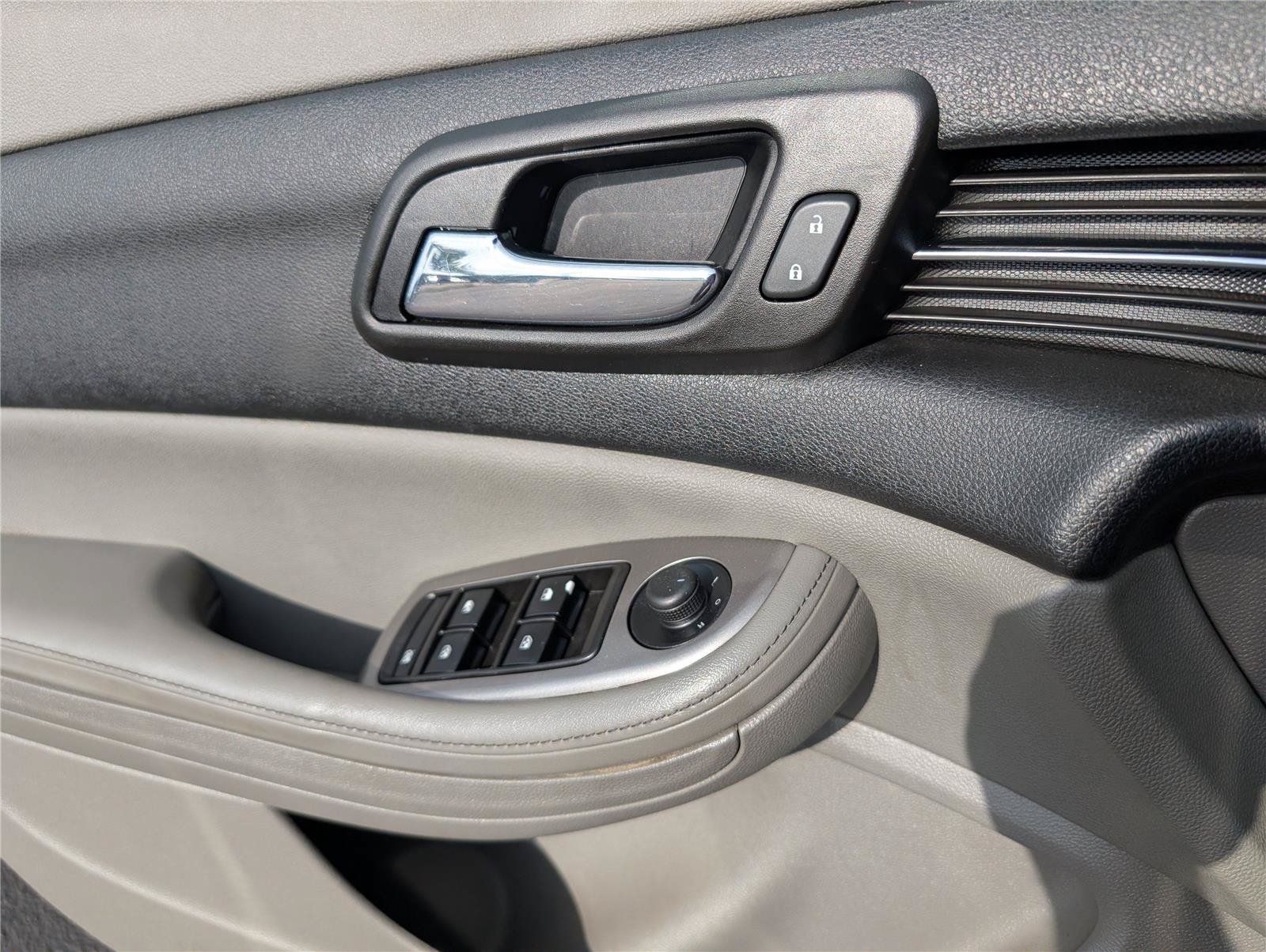 Used 2015 Chevrolet Malibu LS w/ Protection Package FWD image 15