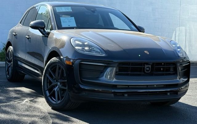 Used 2025 Porsche Macan AWD/4WD image 7