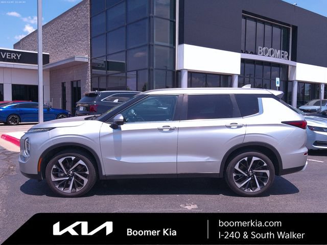 Used 2022 Mitsubishi Outlander SE FWD image 2