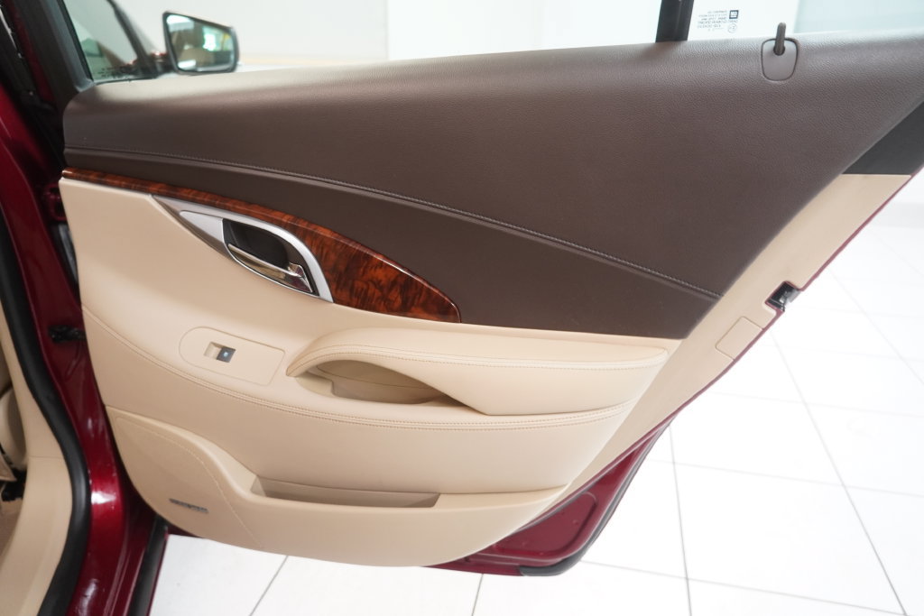 Used 2010 Buick LaCrosse CXS FWD image 32