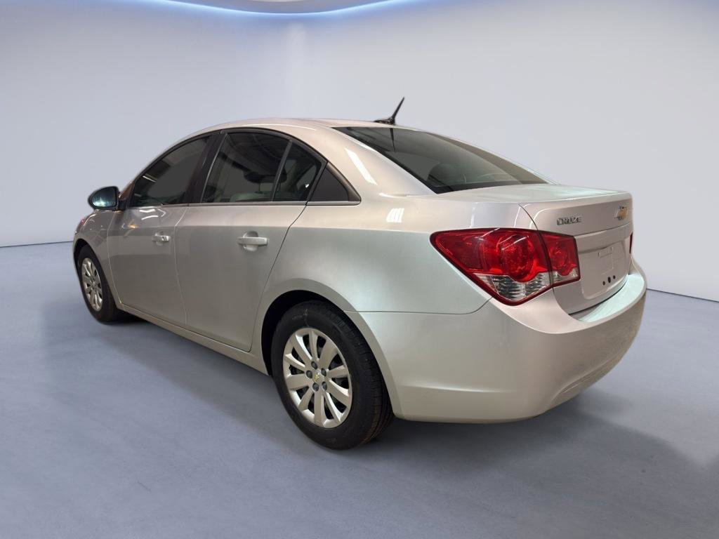 Used 2011 Chevrolet Cruze LS w/ Connectivity Package image 4