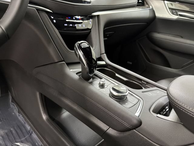 Certified 2026 Cadillac XT5 Sportv w/ LPO, Floor Liner Package AWD/4WD image 23