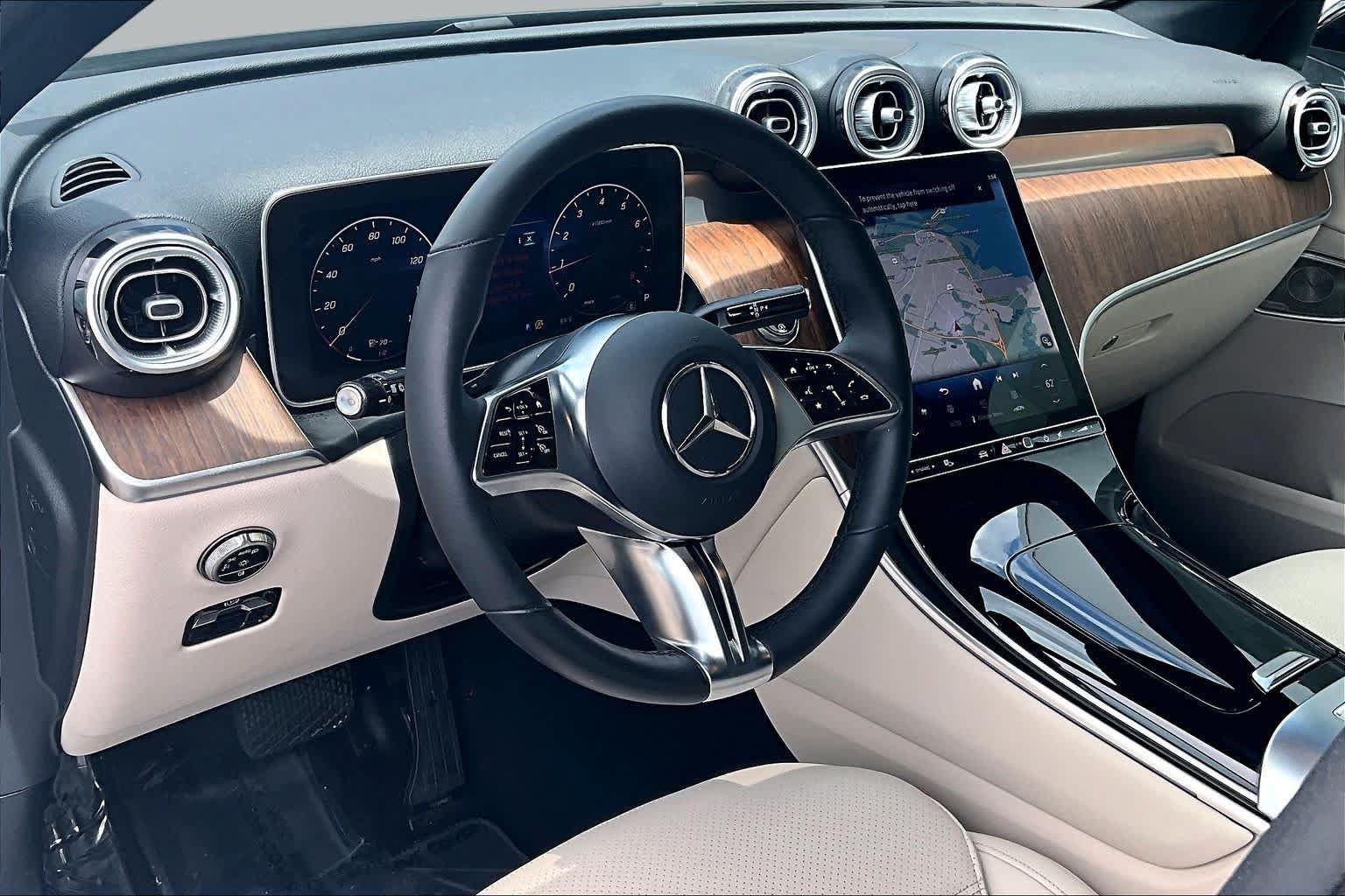 Used 2025 Mercedes-Benz GLC 300 image 20