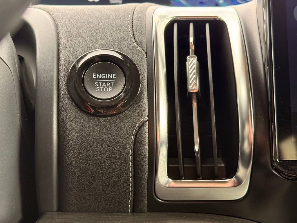 Used 2025 Ford Expedition Platinum image 24