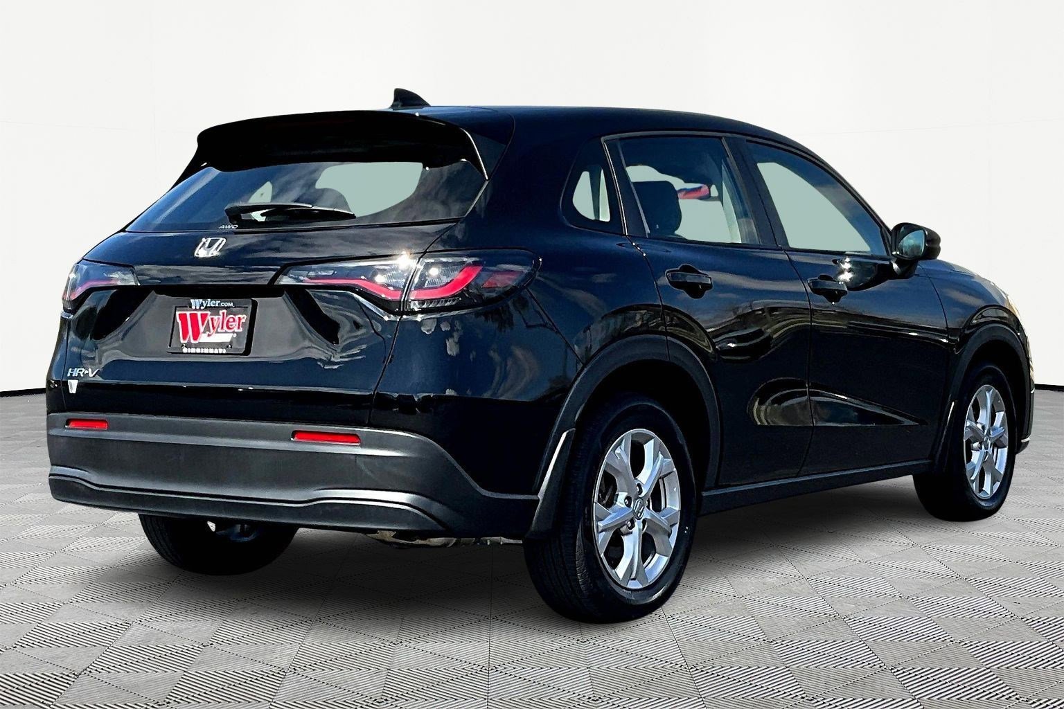Used 2023 Honda HR-V LX image 7