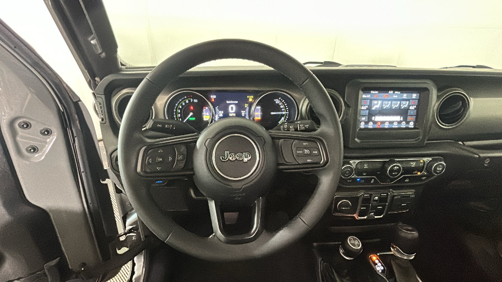 Used 2023 Jeep Wrangler Unlimited w/ Convenience Group AWD/4WD image 17