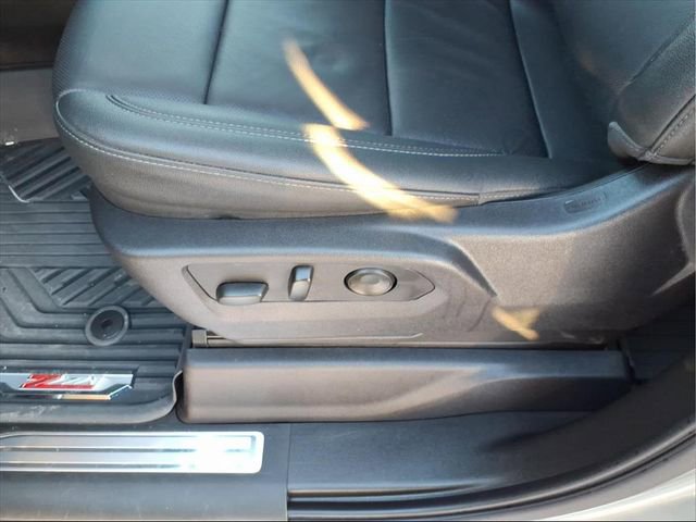 Used 2024 Chevrolet Silverado 2500 LTZ w/ LTZ Convenience Package image 18