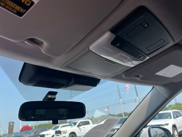 Used 2024 Mitsubishi Outlander SE AWD/4WD image 16