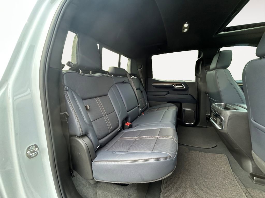 Used 2024 Chevrolet Silverado 1500 High Country w/ Technology Package image 11