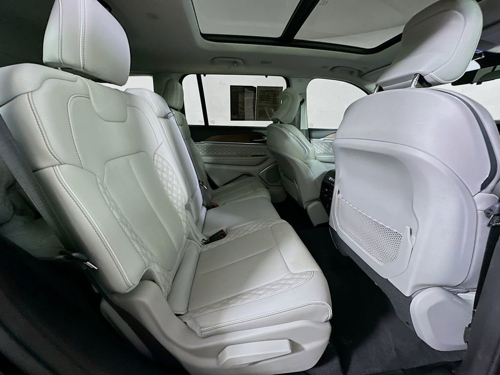 Used 2021 Jeep Grand Cherokee L Summit w/ Advanced Protech Group IV AWD/4WD image 9