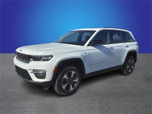 New 2022 Jeep Grand Cherokee Limited 4xe w/ Luxury Tech Group II image 3