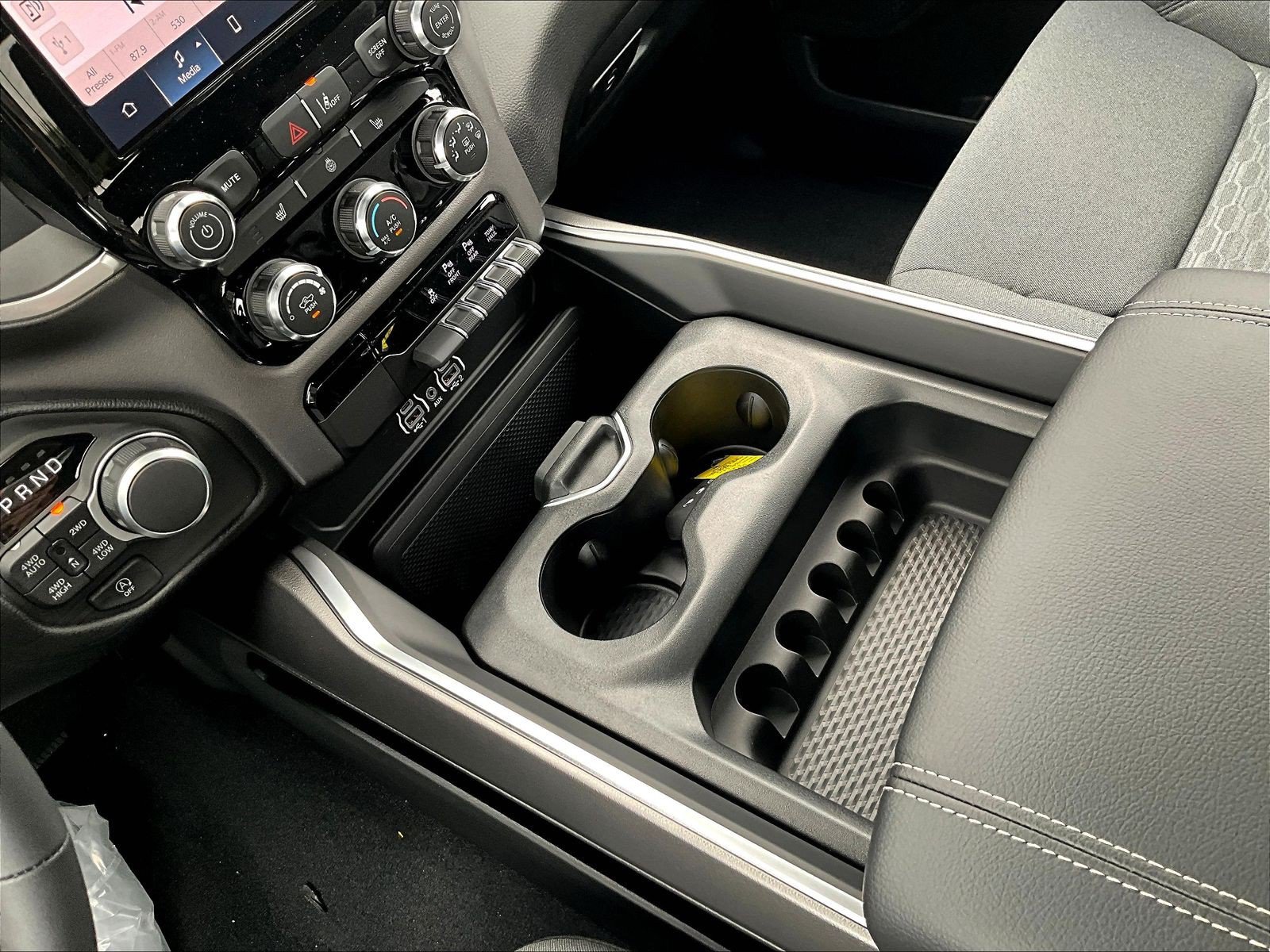 New 2026 RAM 1500 Big Horn AWD/4WD image 12