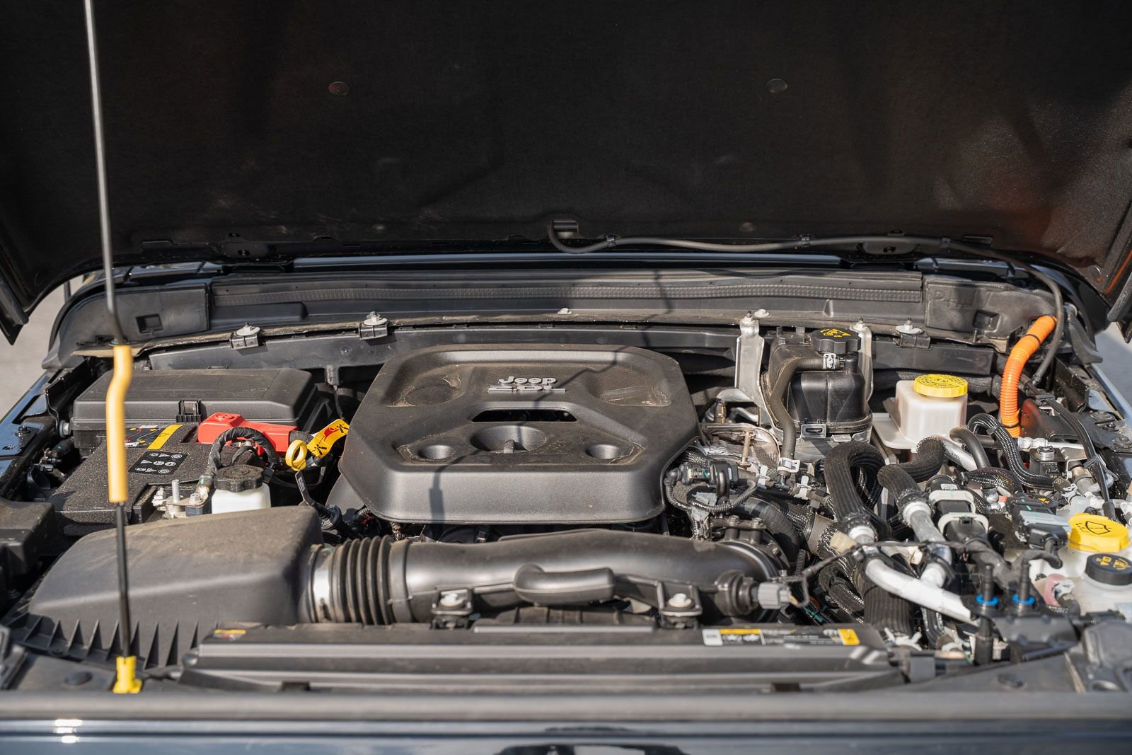 Used 2023 Jeep Wrangler Unlimited w/ Sun & Screen Package image 30