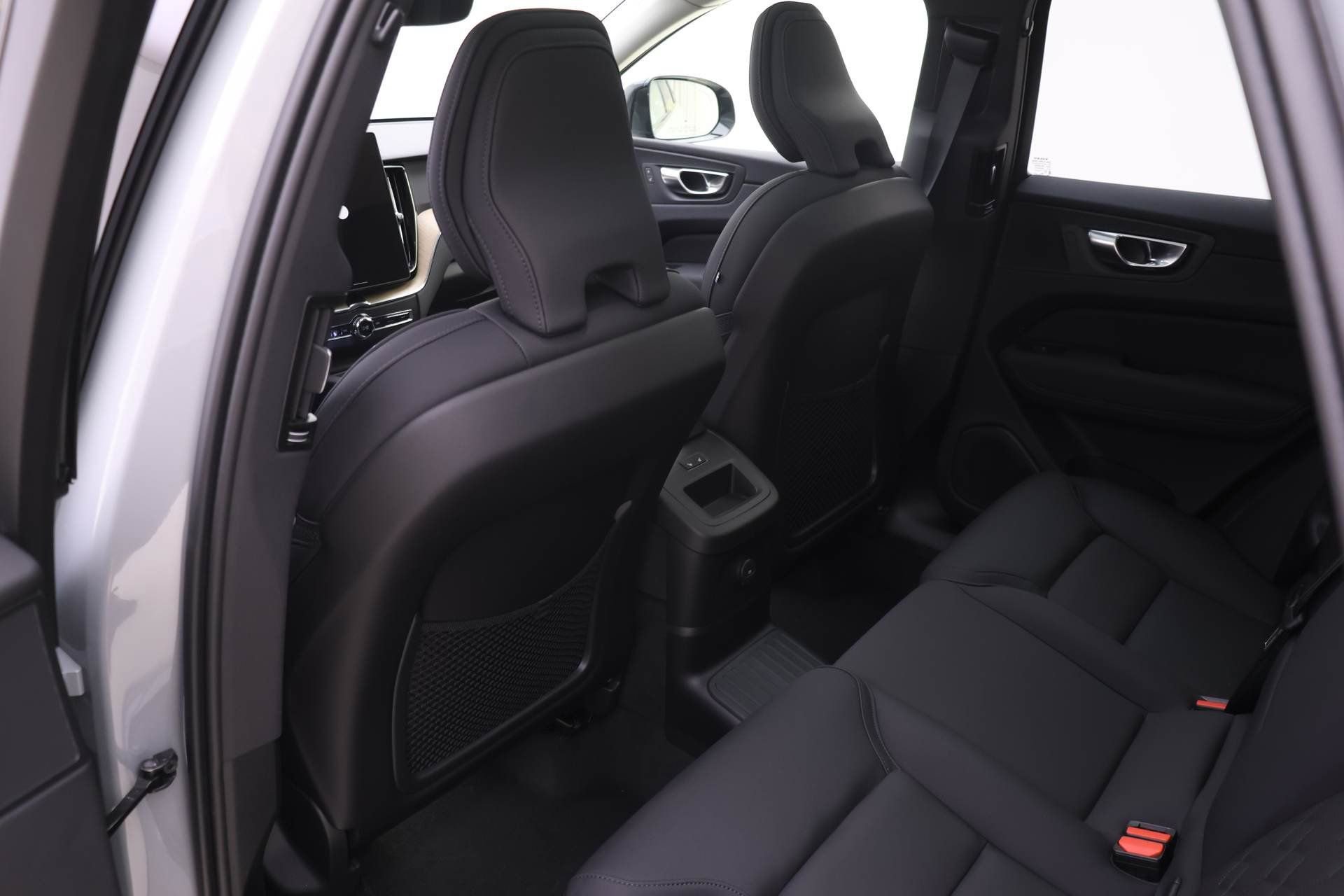 New 2026 Volvo XC60 T8 Plus w/ Protection Package Premier image 10