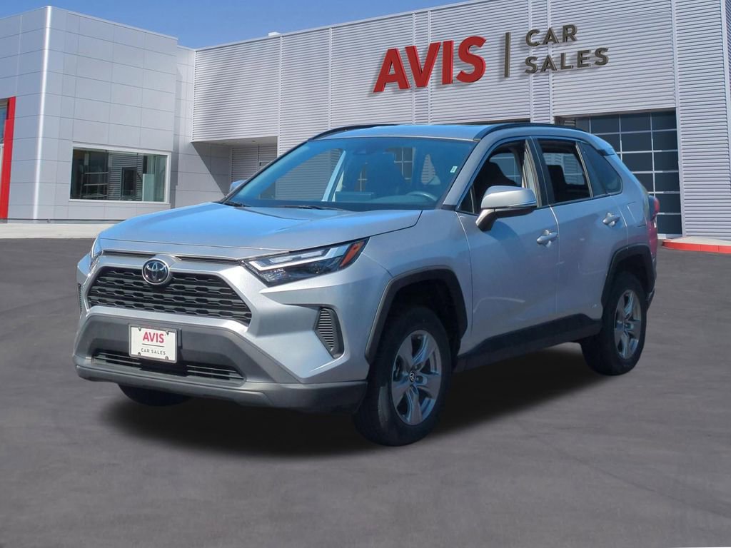 Used 2025 Toyota RAV4 XLE AWD/4WD image 1