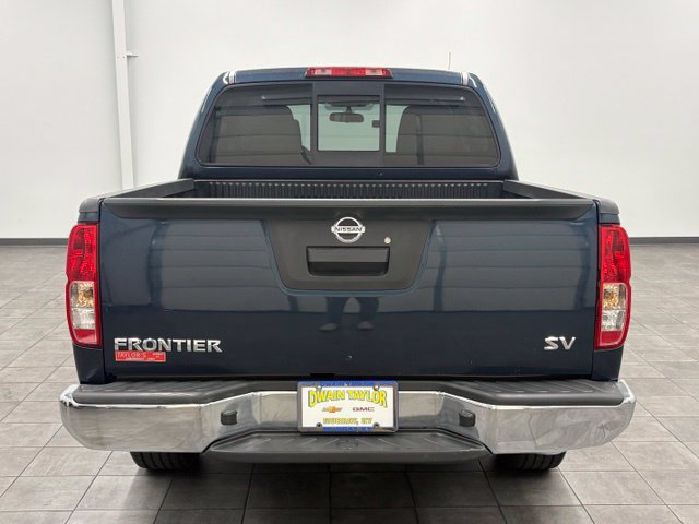 Used 2015 Nissan Frontier SV RWD image 3
