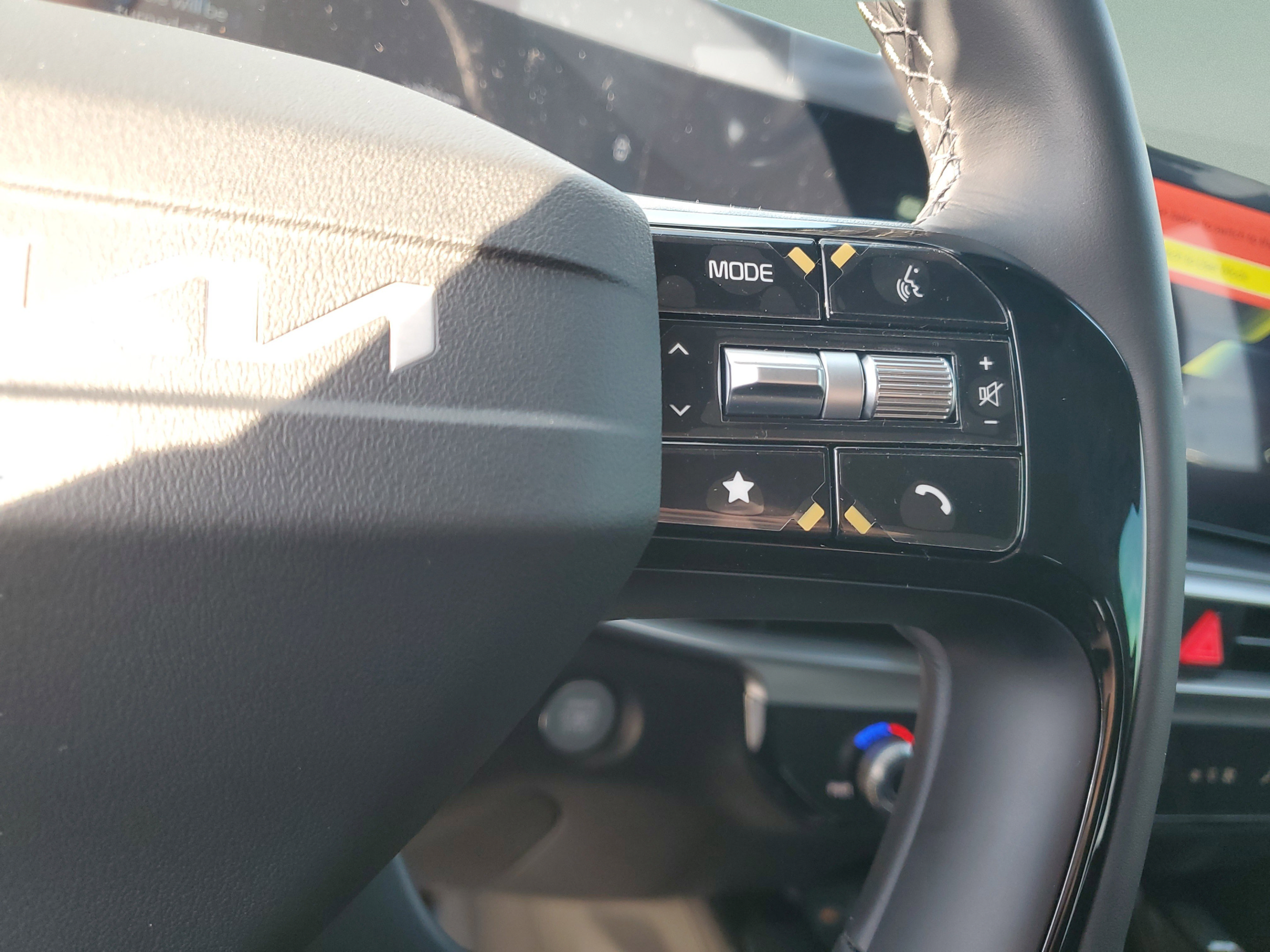 New 2026 Kia Sorento EX w/ EX Premium Package FWD image 26