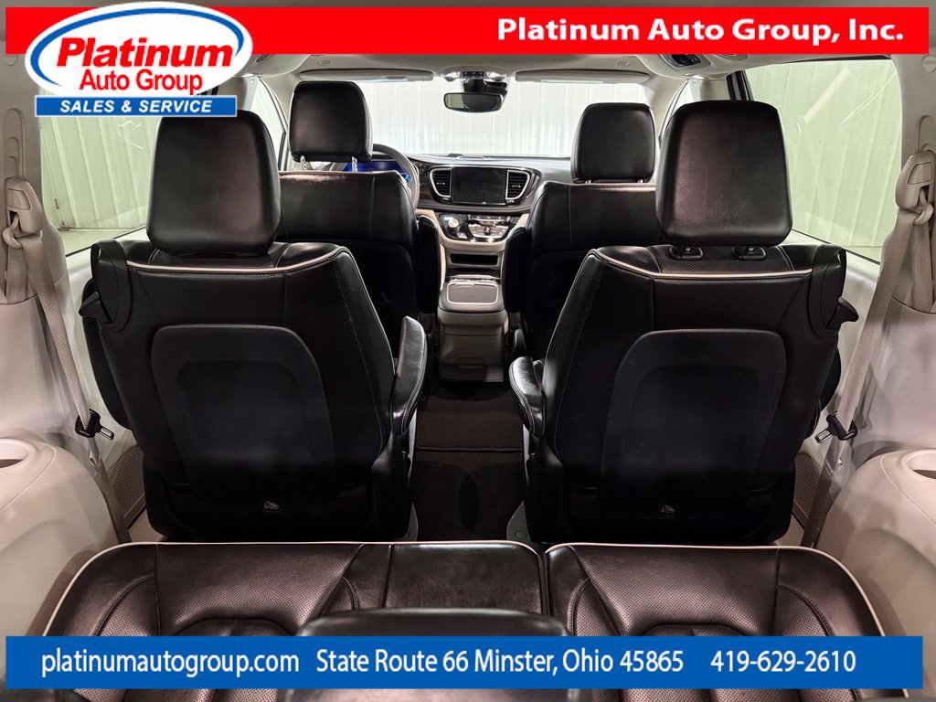 Used 2023 Chrysler Pacifica Limited FWD image 33