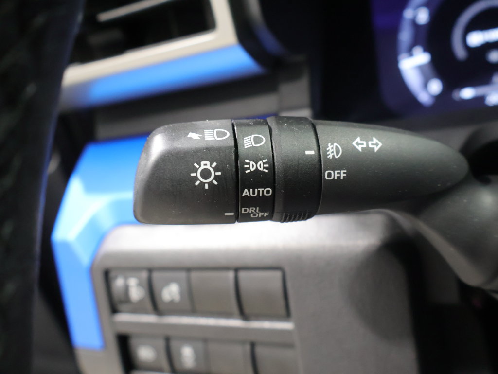 Certified 2025 Toyota Tacoma TRD Sport AWD/4WD image 37
