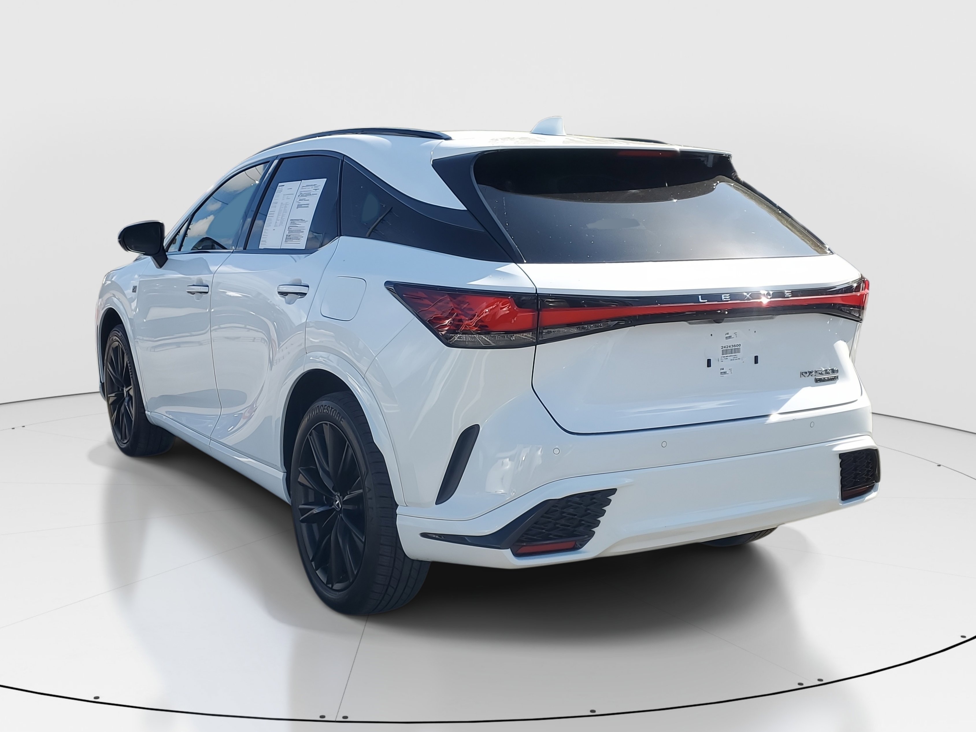 Used 2024 Lexus RX 500h F Sport w/ Cold Area Package image 5