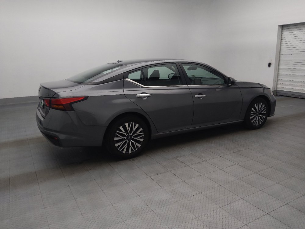 Used 2024 Nissan Altima 2.5 SV FWD image 10