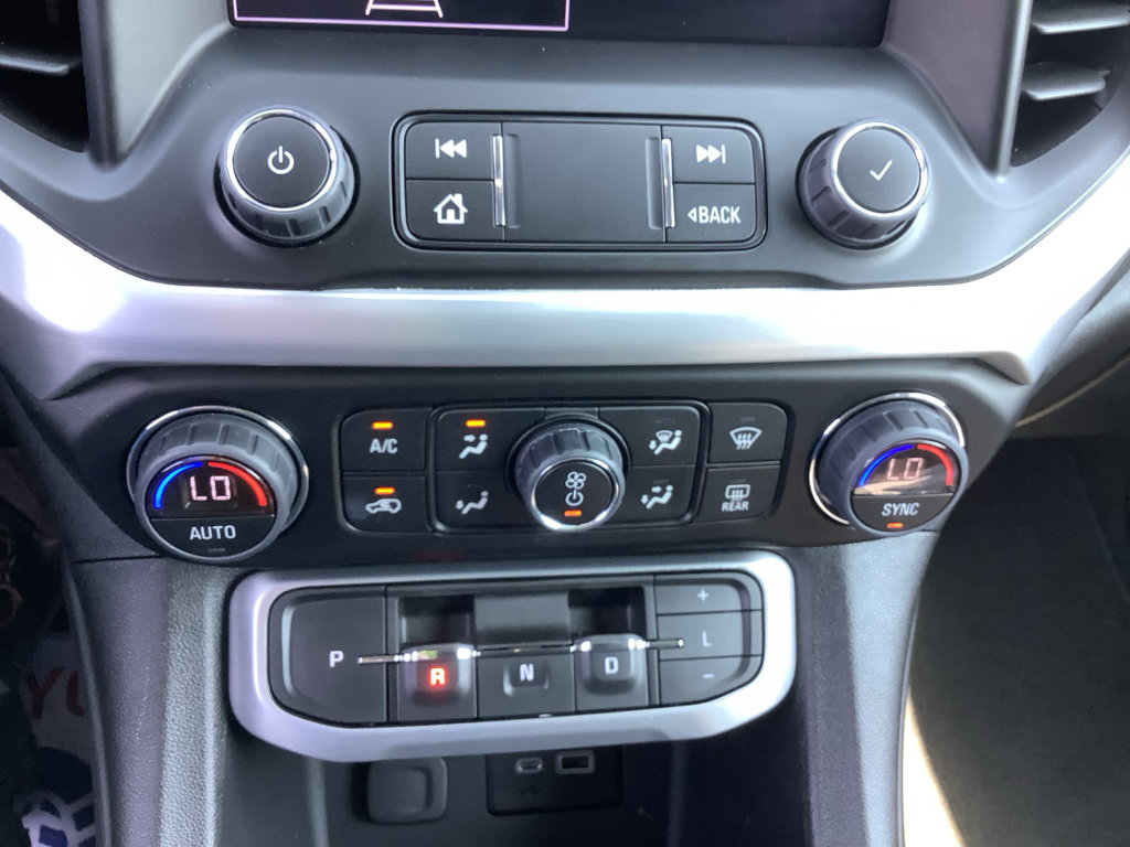 Used 2023 GMC Acadia SLE image 18