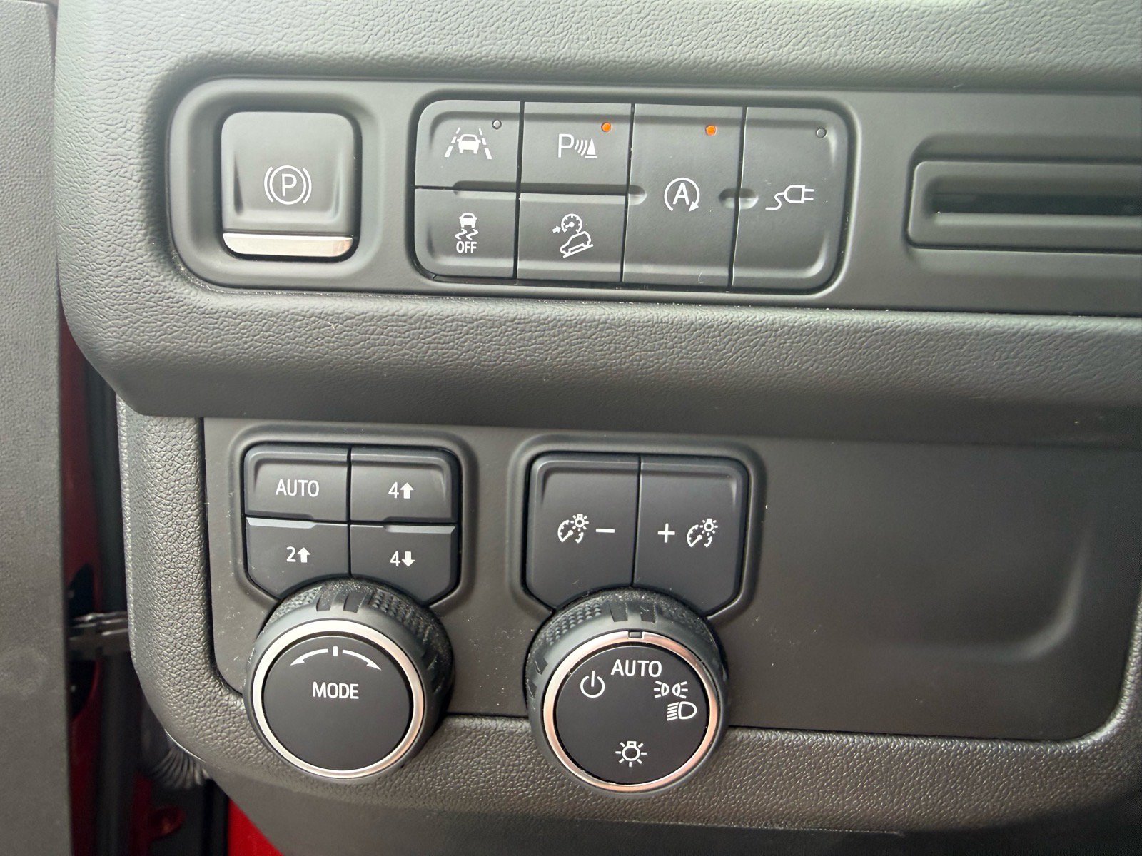 Used 2022 Chevrolet Tahoe Premier AWD/4WD image 28