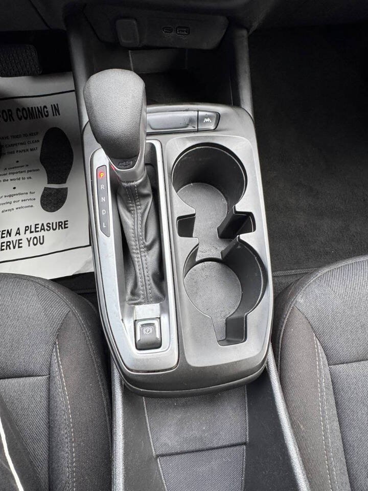 Used 2024 Chevrolet Trax LS w/ LS Convenience Package FWD image 10