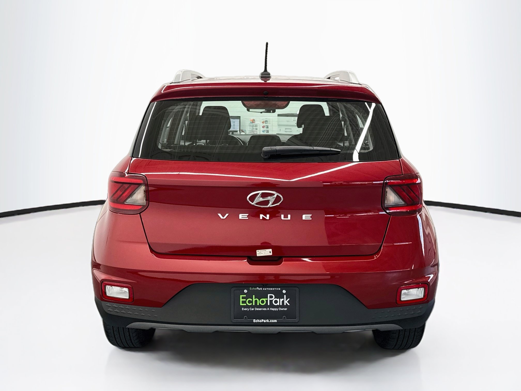 Used 2025 Hyundai Venue SEL FWD image 7