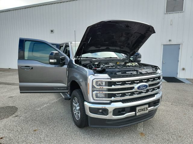 Used 2025 Ford F250 Lariat AWD/4WD image 12