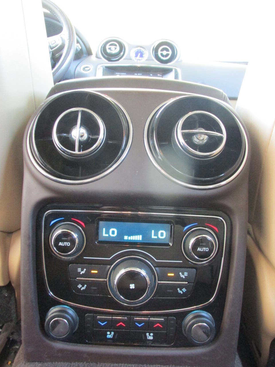 Used 2011 Jaguar XJ L image 25