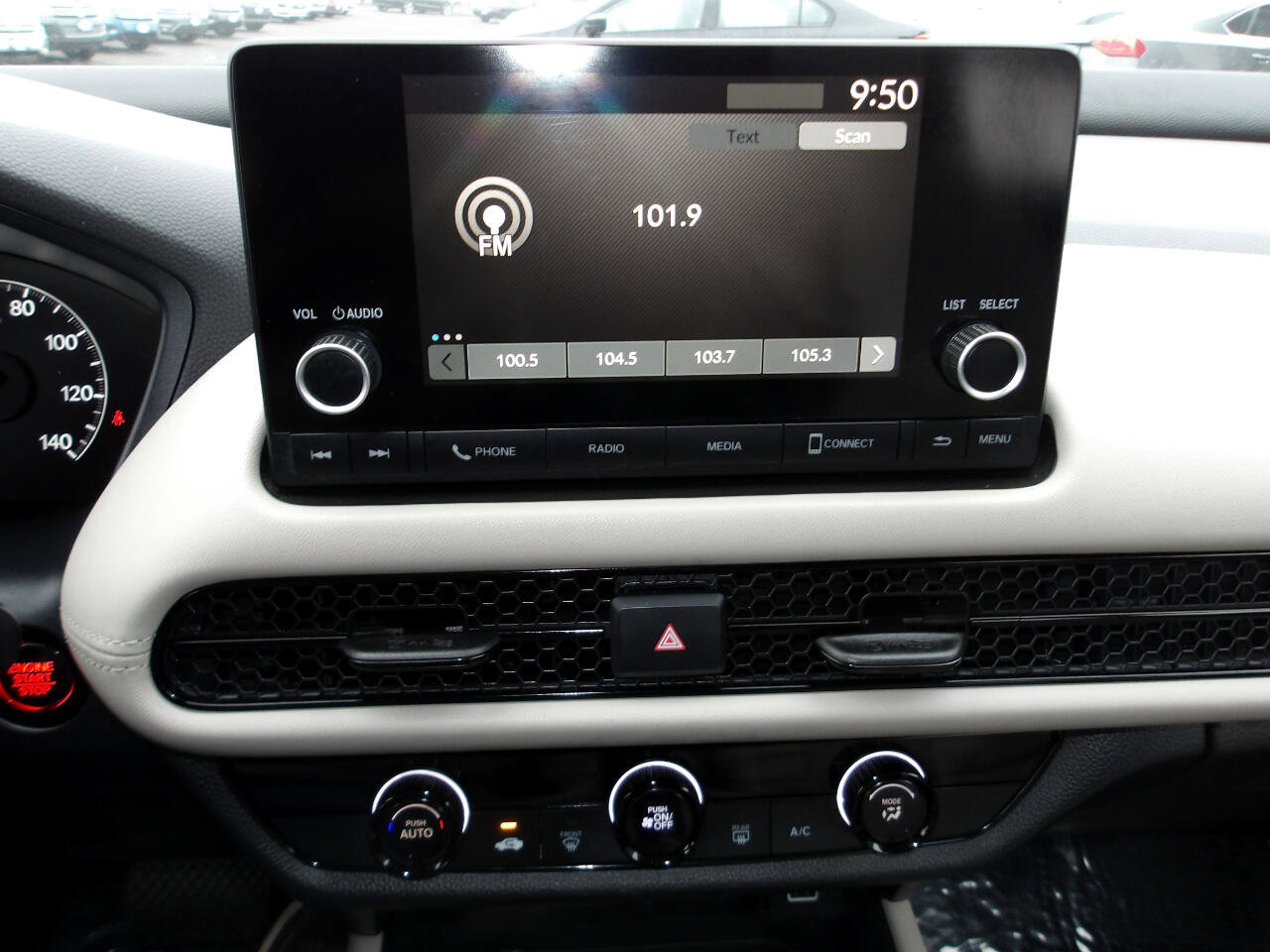 Used 2023 Honda HR-V LX image 19