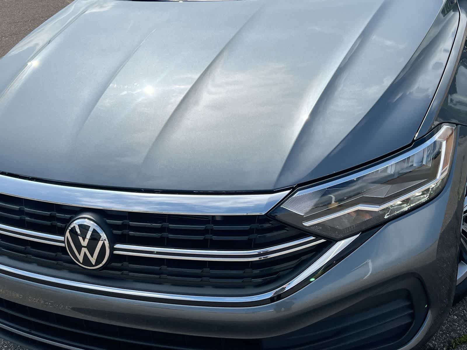 Used 2024 Volkswagen Jetta SE w/ Panoramic Sunroof Package FWD image 11